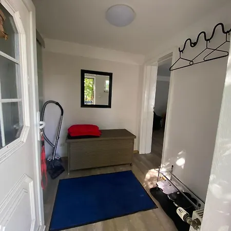 Lägenhet Ferienwohnung Mit Parkplatz Und Separatem Eingang, Ideal Fuer Handwerker Und Geschaeftsleute Dorf Mecklenburg