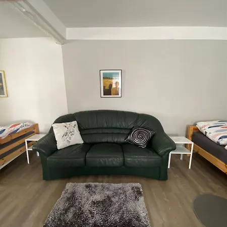 Ferienwohnung Mit Parkplatz Und Separatem Eingang, Ideal Fuer Handwerker Und Geschaeftsleute * Dorf Mecklenburg