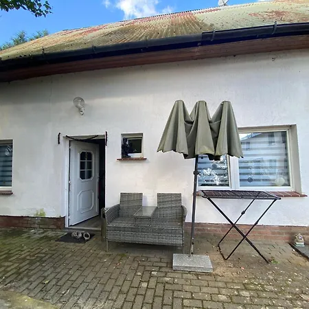 Ferienwohnung Mit Parkplatz Und Separatem Eingang, Ideal Fuer Handwerker Und Geschaeftsleute Apartment *